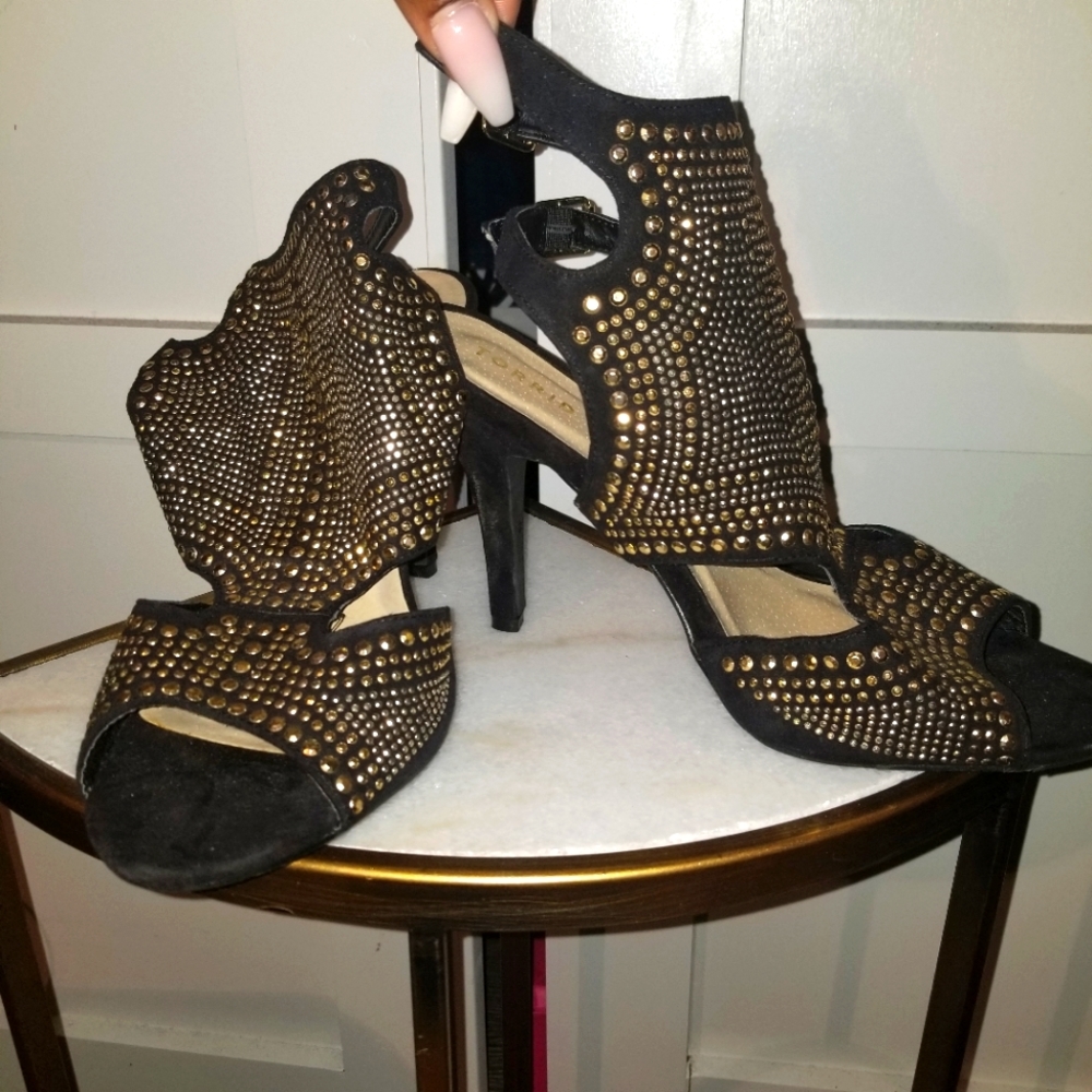 Gold Studded Stunners